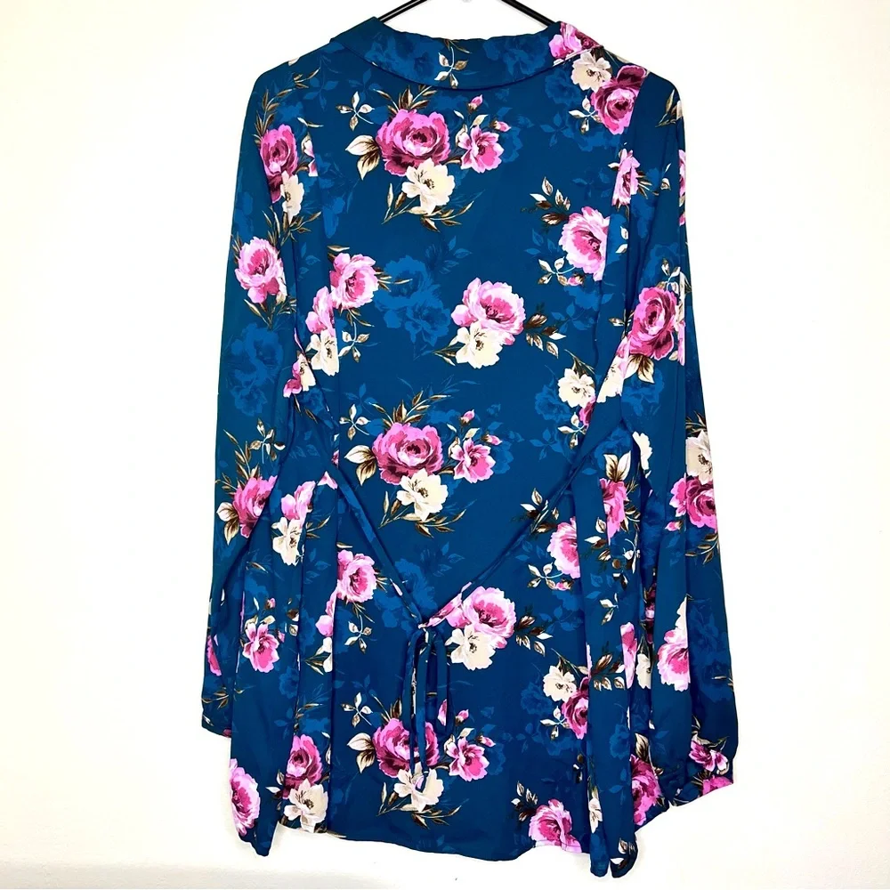 TORRID HARPER FLORAL BLOUSE - Picture 2 of 6